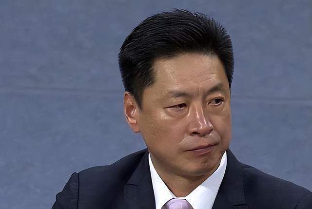 迪翁古司职防守型中场，今年曾代表塞内加尔参加U17世界杯，他将在2024年6月正式加盟切尔西。